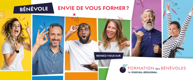 Visuel du portail de formation des bénévoles. Dans la largeur, 6 portraits photos de personnes qui expriment la joie. En haut il est écrit "Bénévole Envie de vous former". En bas se trouve le logo du portail régional de formation des bénévoles.